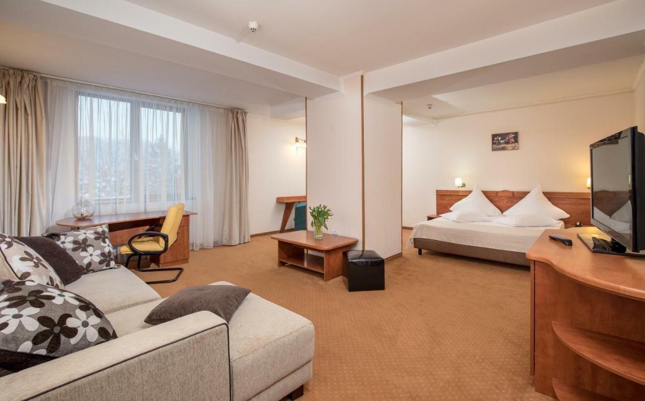 Hotel Rozmarin Predeal Buitenkant foto