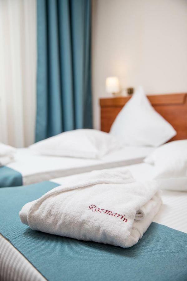 Hotel Rozmarin Predeal Buitenkant foto
